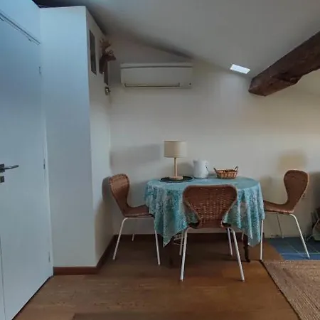 A Little Haven Of Peace In Old アパート